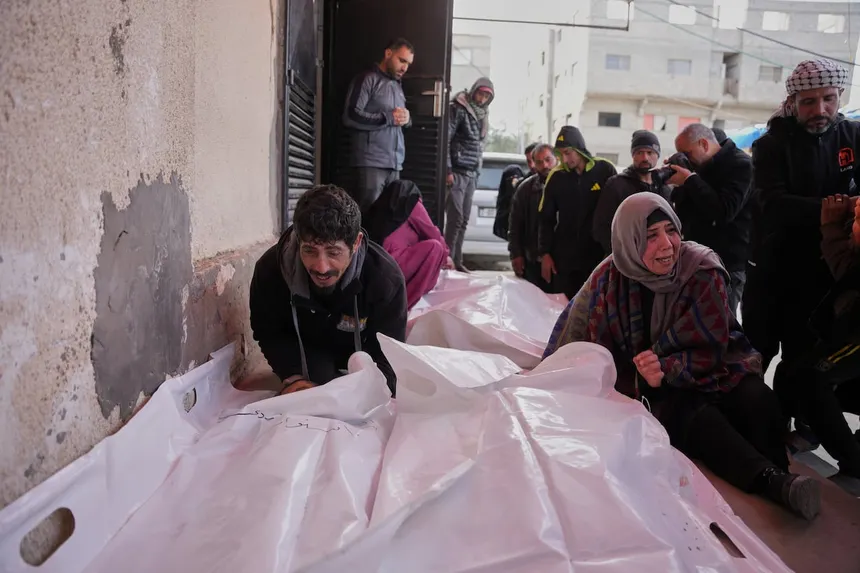 Violence continues in gaza amid ceasefire talks
